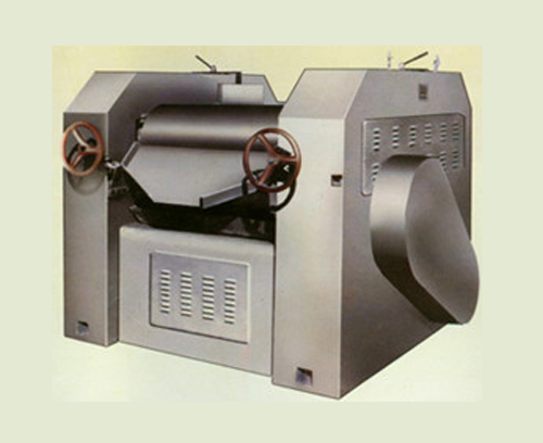 三辊研磨机的结构特点